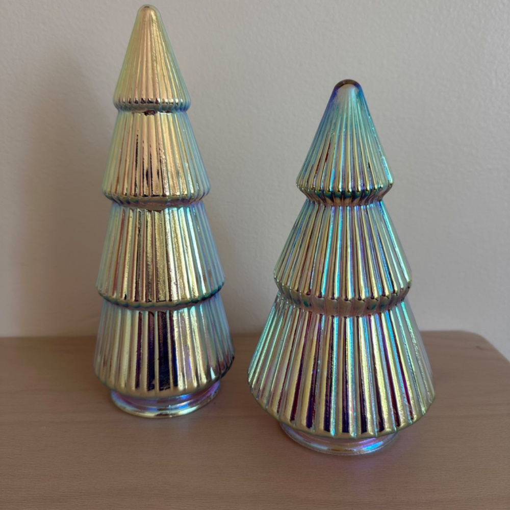 Glass light up iridescent Christmas trees - Picture 2 of 4